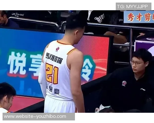 李慕豪：从篮球新星到职业生涯的辉煌蜕变之路